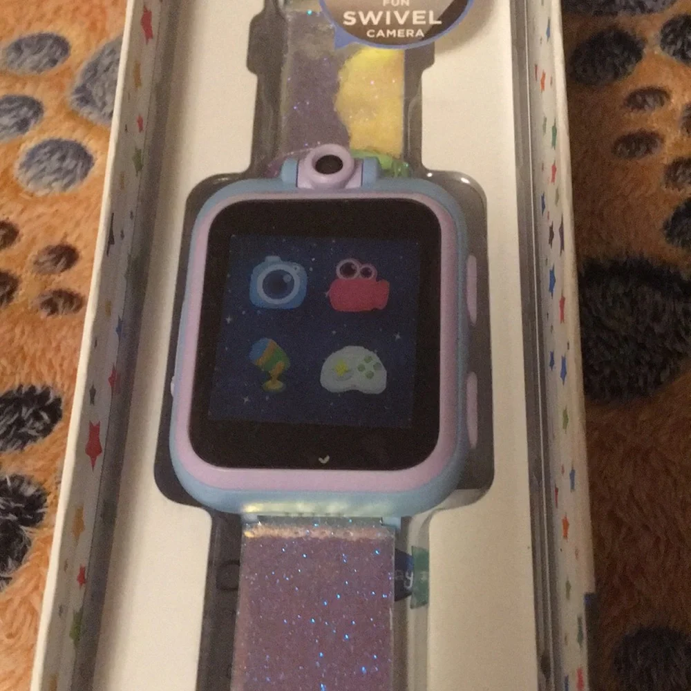 ITOUCH WATCH By PlayZoom Customize Clock, Record Videos & Pic Voice & Play Games
